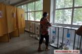 На Николаевщине избиратель разорвал бюллетень в знак протеста против всех кандидатов