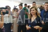 Зеленский проголосовал на выборах вместе с женой