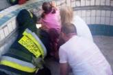 Спасатели вытащили руку девочки из отверстия для слива воды в заброшенном бассейне