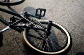 В Херсоне под облгосадминистрацией разбился юный велосипедист
