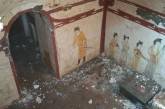 В Китае на детской площадке раскопали древнюю гробницу