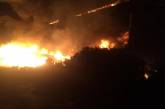 В Николаеве масштабный пожар склада: дым видно в центре города