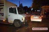 В центре Николаева грузовик «Мерседес» врезался в «Шевроле» — на Никольской пробка