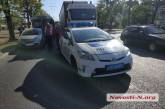 Заглохшая фура заблокировала движение транспорта по проспекту Богоявленскому
