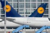 В Германии бастуют бортпроводники - отменена сотня рейсов 