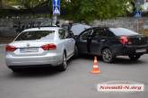 В центре Николаева столкнулись Geely и Volkswagen