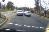 В Николаеве «Опель» столкнулся с «Волгой»: видео момента аварии