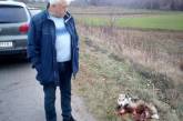 Под Хмельницким чиновник привязал собаку к машине и протащил ее по дороге 1,5 км. ВИДЕО