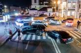 В Днепре водитель Lexus повредил около 10 автомобилей, пытаясь скрыться от СБУ