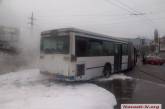 В Николаеве на кольце у автовокзала загорелся пассажирский автобус