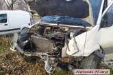 В Николаеве столкнулись «Вольво» и микроавтобус: трое пострадавших