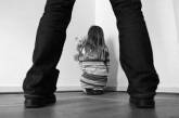 На Днепропетровщине отец развращал свою 3-летнюю дочь