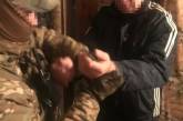 СБУ в Одессе задержала банду, которая вымогала деньги за «помощь» в судах.