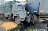 В Николаеве столкнулись два грузовика: пострадал водитель «КамАЗа»