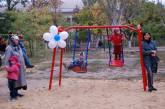 Открытие детской площадки в Заводском районе Николаева не обошлось без агитации за партию власти