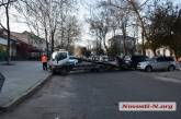 В Николаеве муж с женой делили машину — улица в центре города оказалась заблокированной