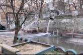 В центре Николаева прорвало водопровод — вода текла несколько часов. Видео