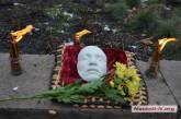 В Николаеве почтили память Пушкина и возложили цветы к его памятнику