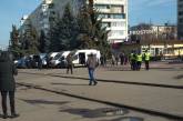 В Харькове для охраны митинга советских ветеранов стянули десятки полицейских