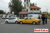 Таксист на “Волге” врезался в “Пежо”