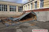 70 сорванных крыш и 136 поваленных деревьев: первые итоги стихии в Николаеве