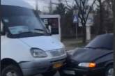 В Николаеве столкнулись маршрутка и ВАЗ