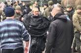 Под Офисом президента мужчина устроил самоподжог. ВИДЕО