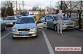 В центре Николаева столкнулись «Тойота» и «Деу»