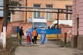 В Черновцах в больницу привезли еще двух пациентов с подозрением на коронавирус