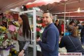 На цветочном рынке в Николаеве аншлаг — цветы покупают от рабочего до губернатора