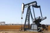 На мировых рынках цены на нефть обрушились на 30%