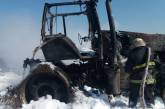 На Николаевщине в поле сгорел трактор