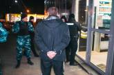 «Я делал фейерверк»: в Киеве на Куреневке мужчина устроил стрельбу на входе в супермаркет