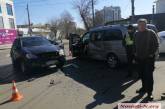 В центре Николаева столкнулись два «Мерседеса»: в аварию попал депутат горсовета