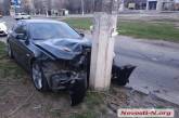 В Николаеве пьяный водитель на «БМВ» врезался в столб