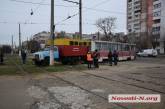 В центре Николаева сошел с рельсов трамвай