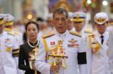 67-летний тайский король с десятками любовниц уехал на карантин в Германию