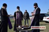 Священники облетели Николаев на самолете с иконами и молитвой о защите от коронавируса. ВИДЕО