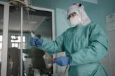 В Черновцах врачи спасают больную коронавирусом пятилетнюю девочку