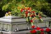 В Киеве похоронить умершего от коронавируса стоит от $700