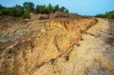 Под Харьковом на троих детей обрушилась песчаная глыба: погибла 8-летняя девочка