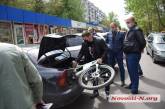 В полиции заявили, что сотрудники николаевского ломбарда угрожали и выламывали собственную дверь