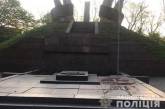 В Тернополе вандал разрисовал краской мемориал Второй мировой войны