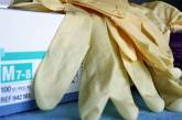 Медики объяснили, чем опасны одноразовые перчатки во время пандемии коронавируса