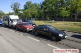 В центре Николаева столкнулись три автомобиля