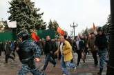 Под Кабмином произошла стычка между "Беркутом" и митингующими