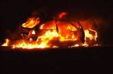 Сгоревший сегодня ночью Lexus принадлежит Бюзанду Товмасяну, которого пытались расстрелять месяц назад