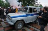 Митинги за отставку Авакова: под Радой сожгли милицейский УАЗ. ВИДЕО