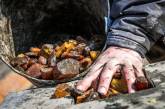 Детский труд при добыче янтаря, челленжи в TikTok : что угрожает юным украинцам