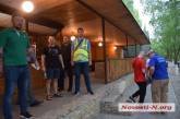 В Николаеве в кафе на берегу на Намыве незаконно продавали алкоголь: бар «навестили» активисты